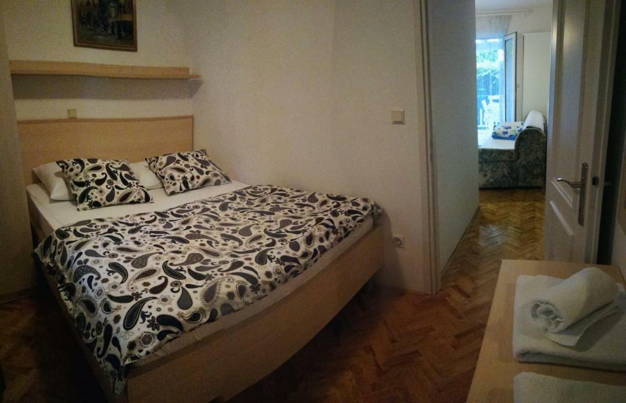 Apartment Hudan Malinska Exterior photo